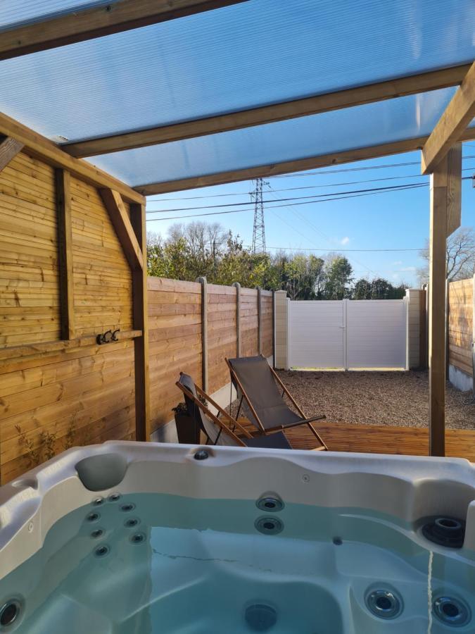 A Fleur De Spa : Maison Chaleureuse Avec Spa Privatif Et Billard. Coulogne Exterior photo